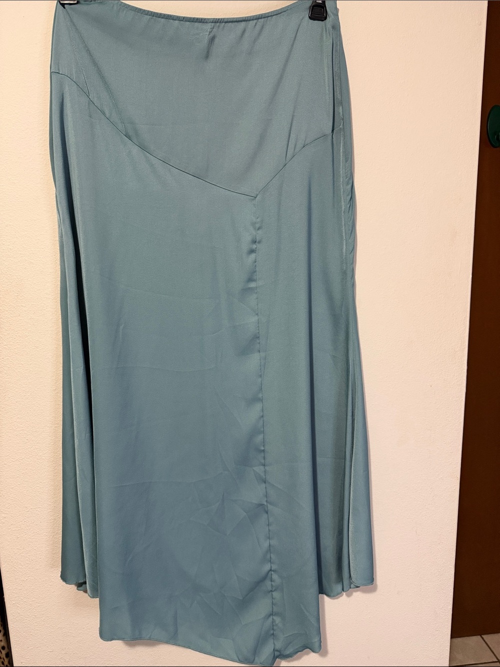 Flowing Maxi Skirt in Seafoam Green